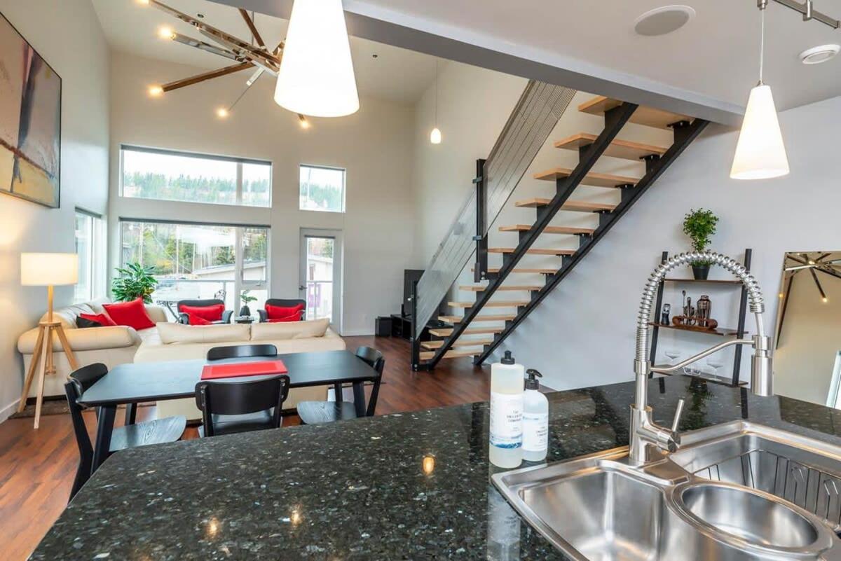 Nn - The Flame - Downtown 1-Bed 2-Bath Villa Whitehorse Esterno foto
